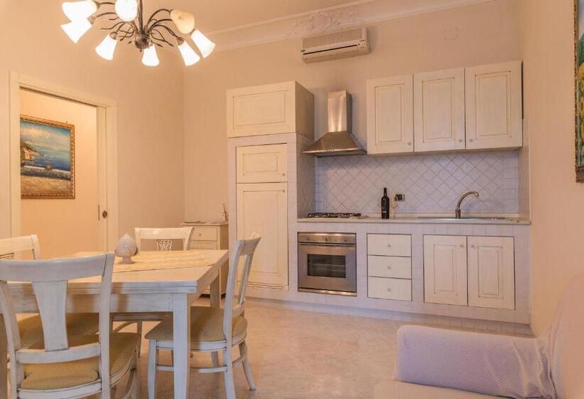 اتاق استاندارد سه نفره, Villa Caramia