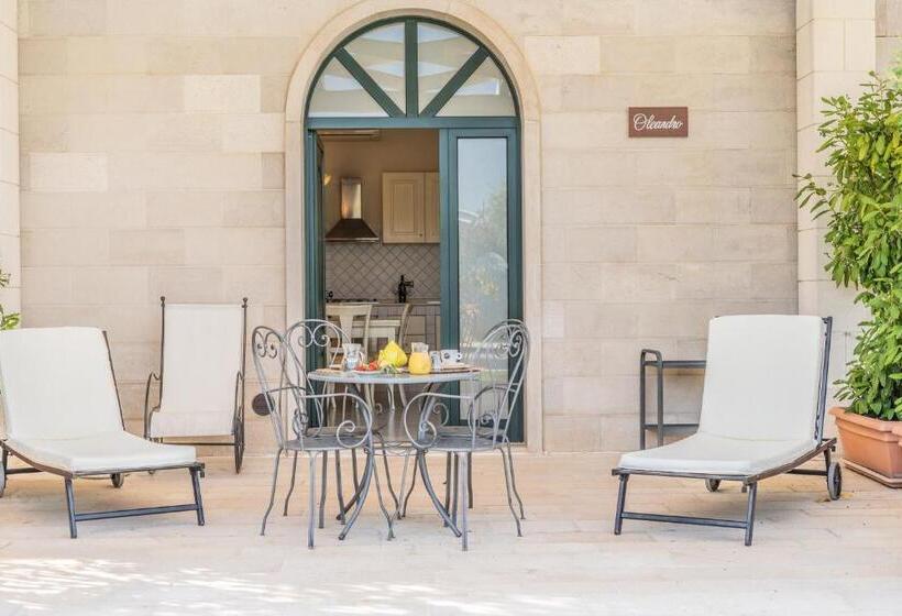 اتاق استاندارد سه نفره, Villa Caramia