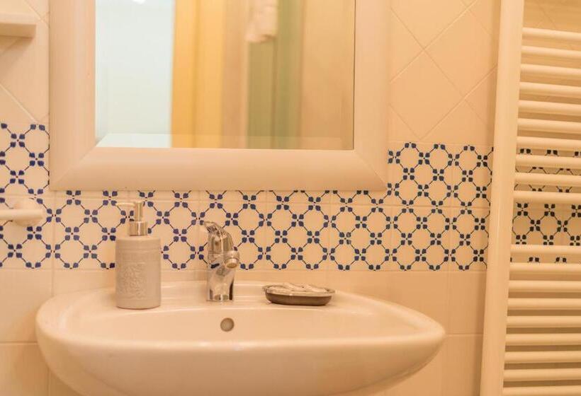 家庭套房, Villa Caramia