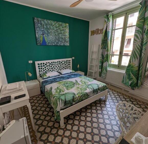 バス共有のスタンダードルーム, Villa Corsini