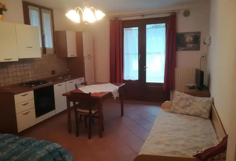 Huoneisto 1 Makuuhuone Pohjakerros, Appartamento Beb Preone Cinit089