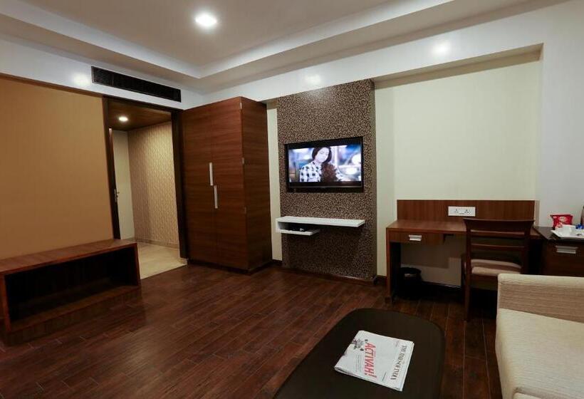 Suite, Fressotel Seetharam