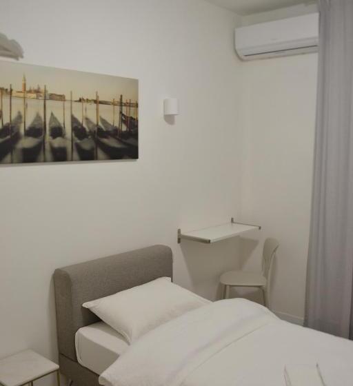 اتاق استاندارد یک نفره, Albergo Del Pozzo