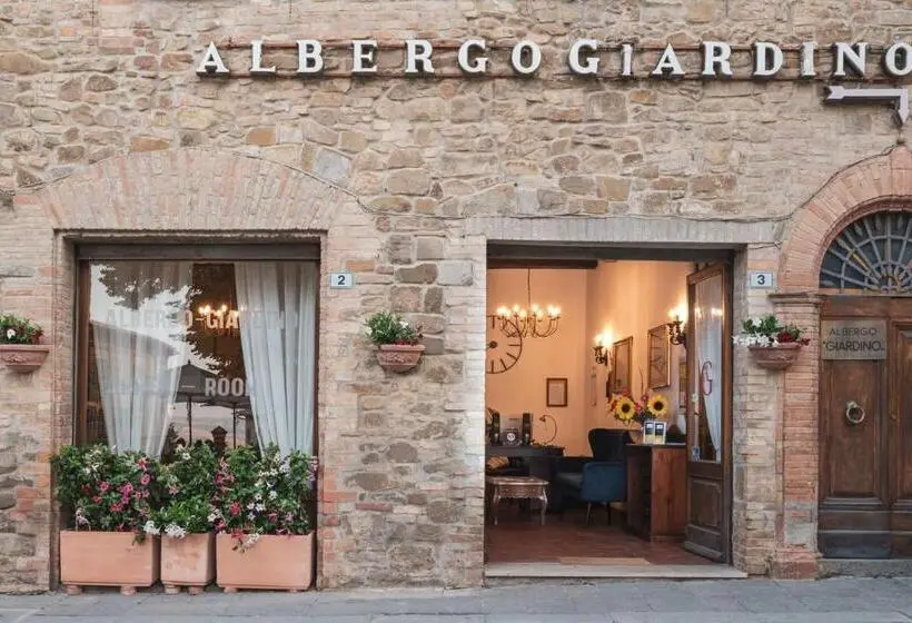 اتاق استاندارد سه نفره, Albergo Giardino
