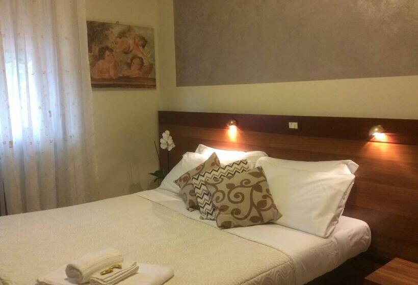 Номер Стандарт Вид на Озеро, Albergo Trattoria Fioravante