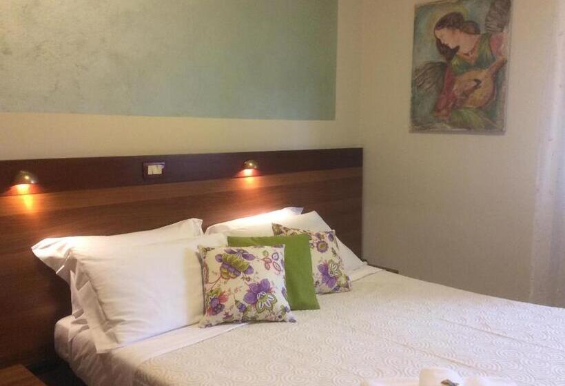 Номер Стандарт Вид на Озеро, Albergo Trattoria Fioravante