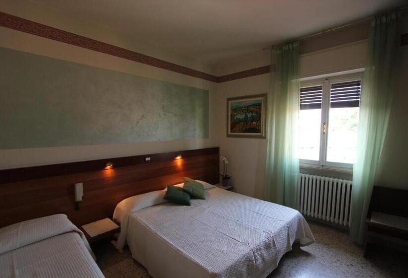 Номер Стандарт Вид на Озеро, Albergo Trattoria Fioravante