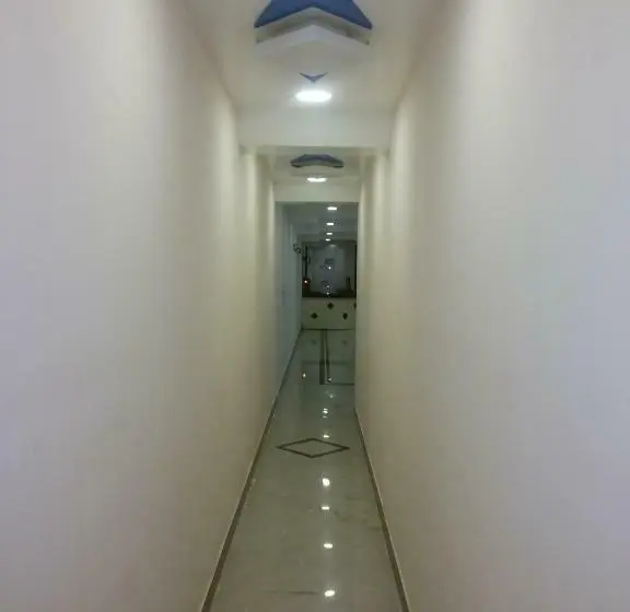اتاق لوکس یک تخته, Nambi
