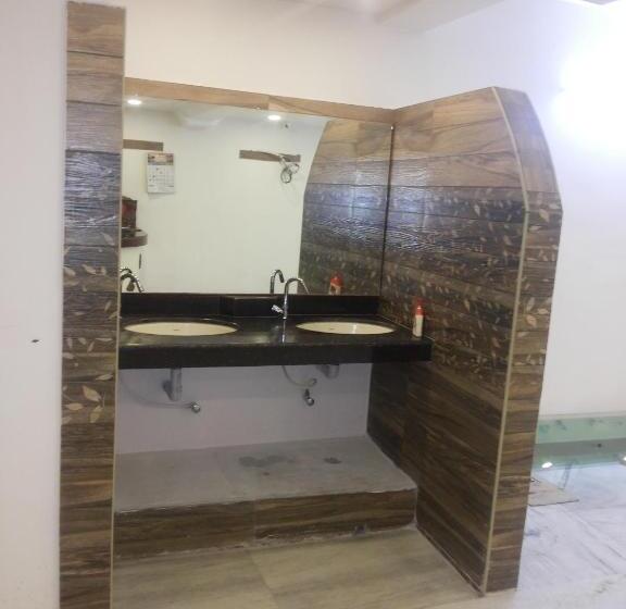 スタンダードシングルルーム, Nambi