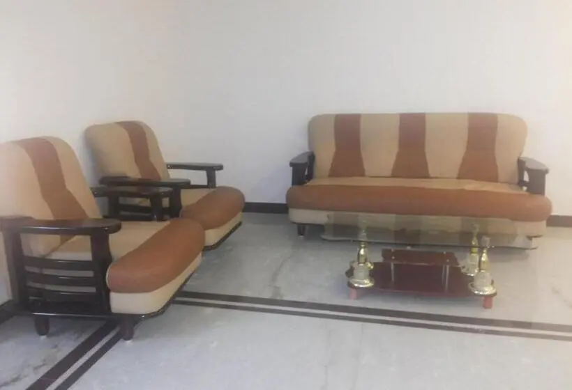 اتاق استاندارد یک نفره, Nambi