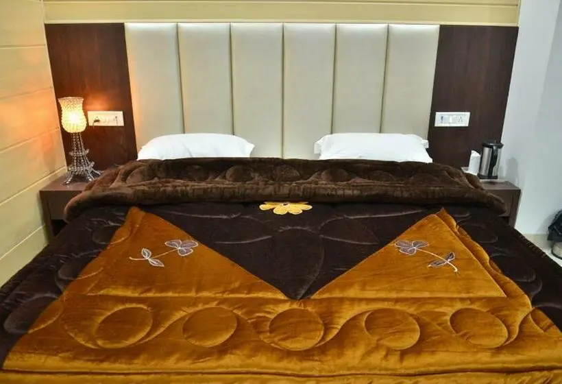 Deluxe Kamer, Popular