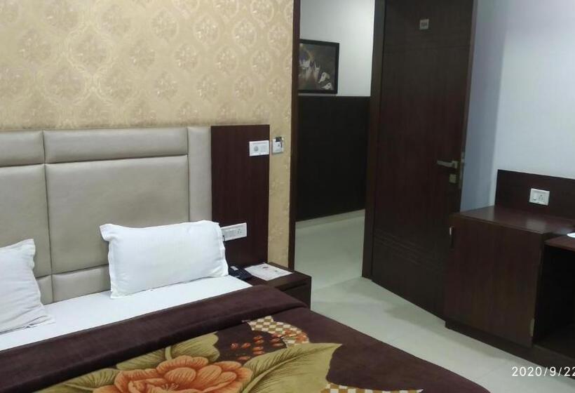 Quarto Deluxe, Popular