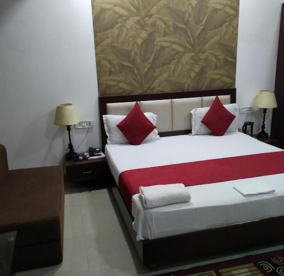 Quarto Triplo Deluxe, Popular