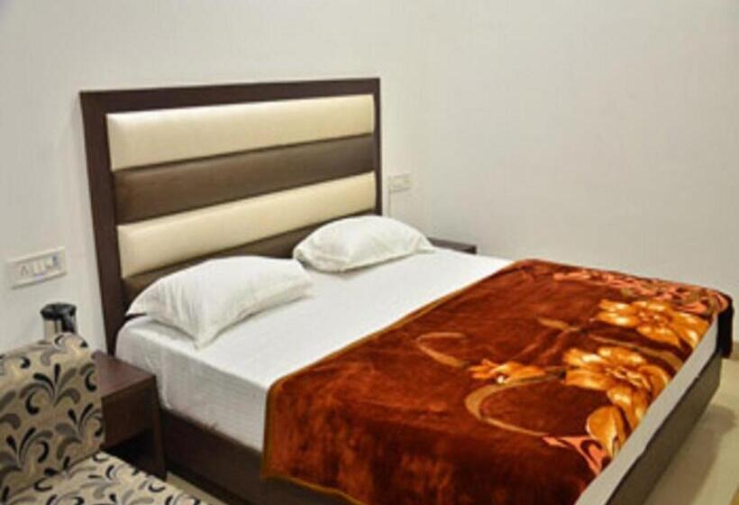 Quarto Triplo Deluxe, Popular