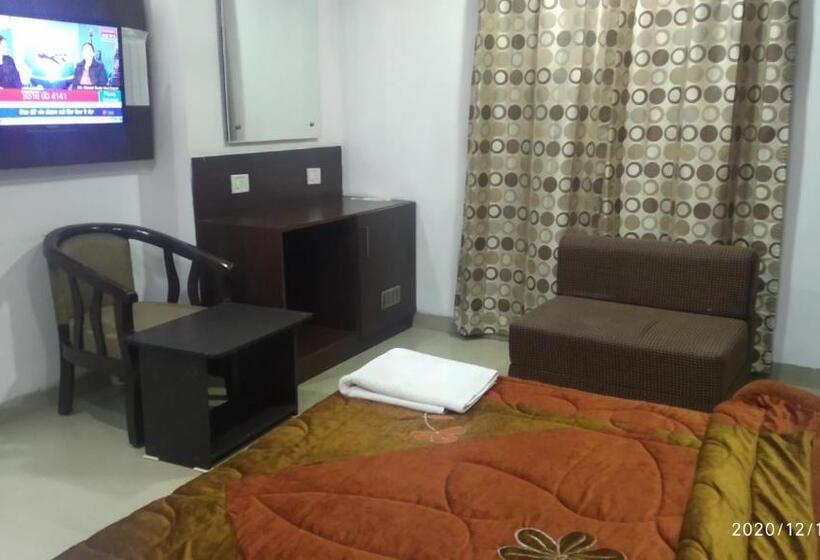 Quarto Triplo Deluxe, Popular