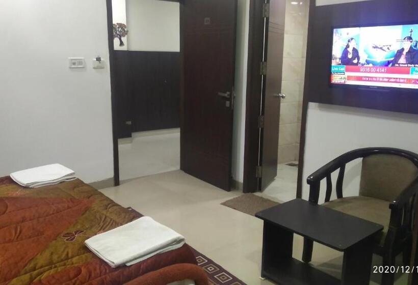 Quarto Triplo Deluxe, Popular