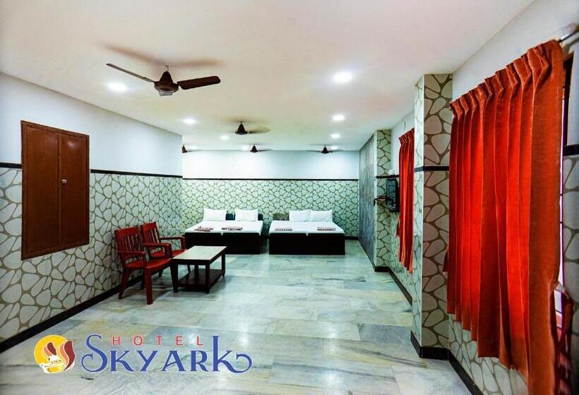 四人标准间, Skyark