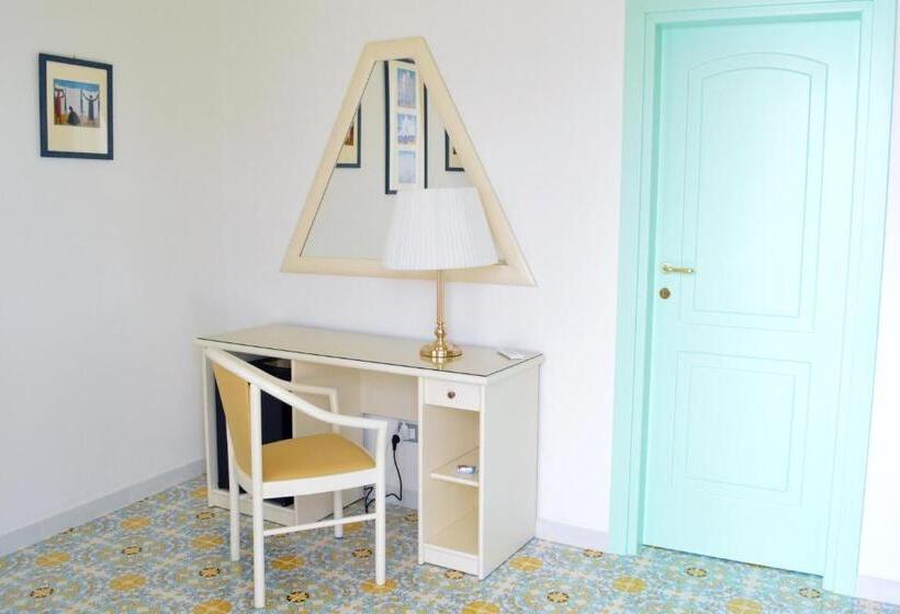 Camera Deluxe Vista Mare, Villa Bianca