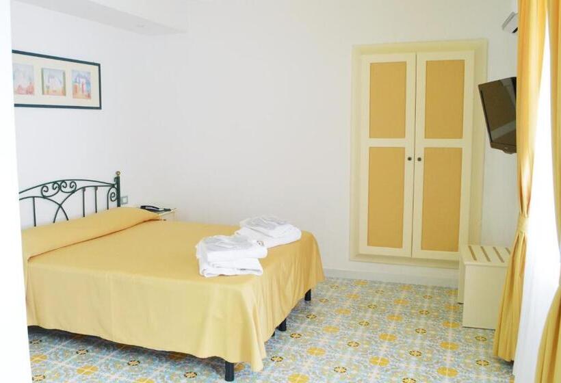 Camera Deluxe Vista Mare, Villa Bianca