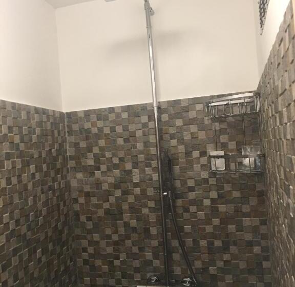 חדר דלוקס לארבעה, B&b Fiori Di Lava