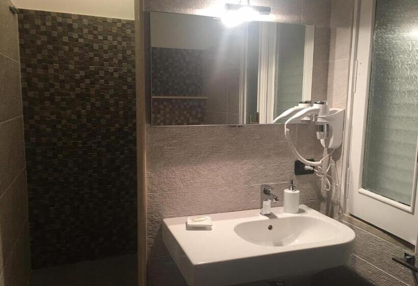 חדר דלוקס לארבעה, B&b Fiori Di Lava