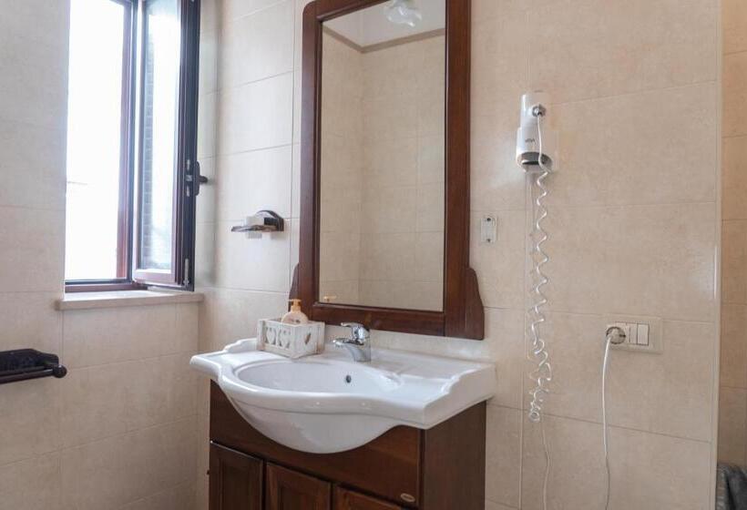 Номер Стандарт, B&b Iris