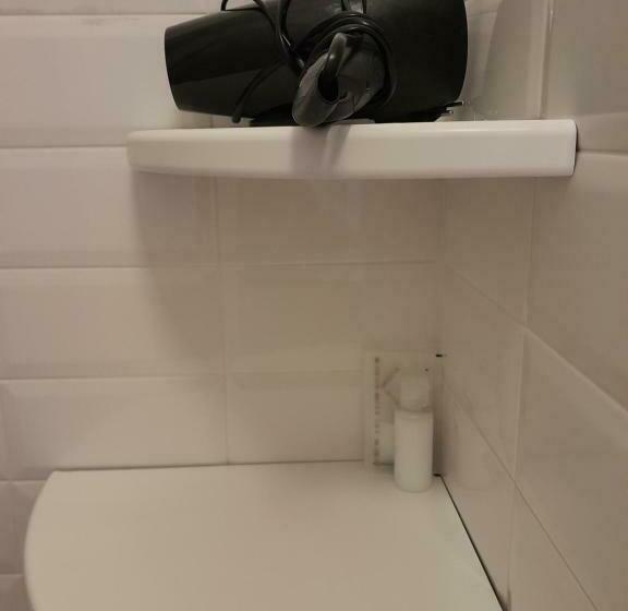 اتاق استاندارد چهار تخته, B&b Sans égal, Con Camere Private E Appartamenti Al Piano Terra A Biella