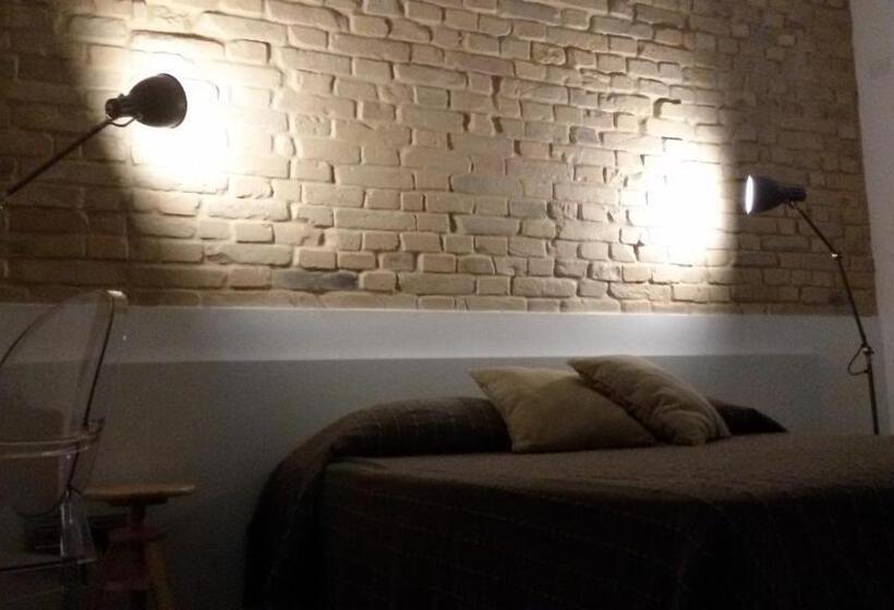 デラックスルーム, Bed And Breakfast Aratro & Rosmarino