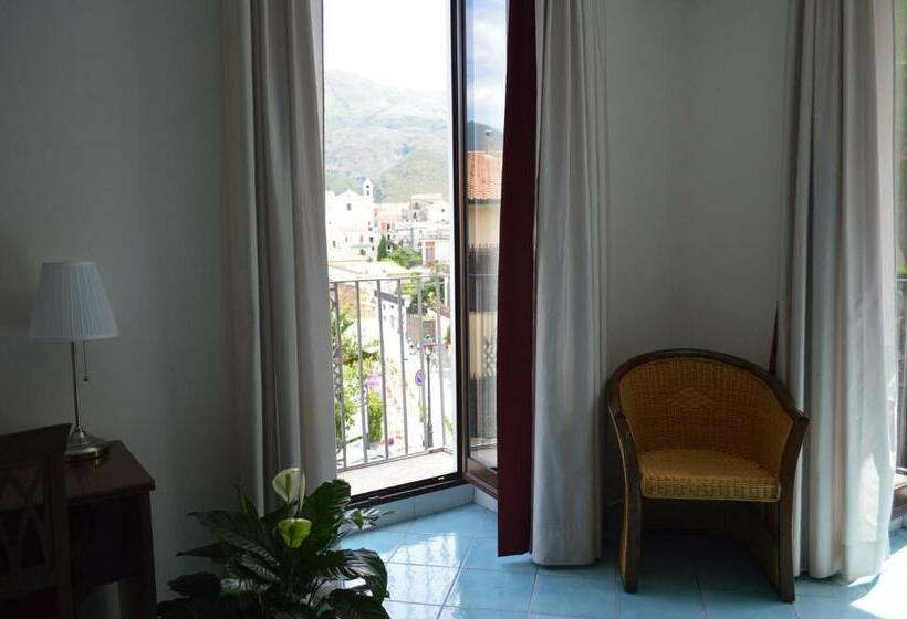 발코니 디럭스 룸, Borgo 800