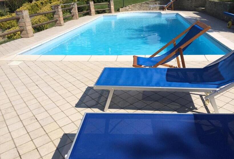 带1个卧室的带阳台的公寓, La Lacia