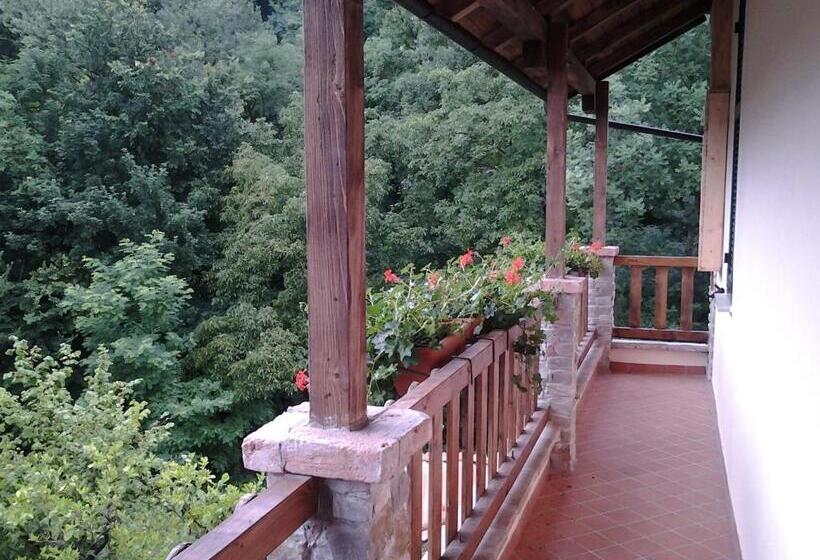 带1个卧室的带阳台的公寓, La Lacia