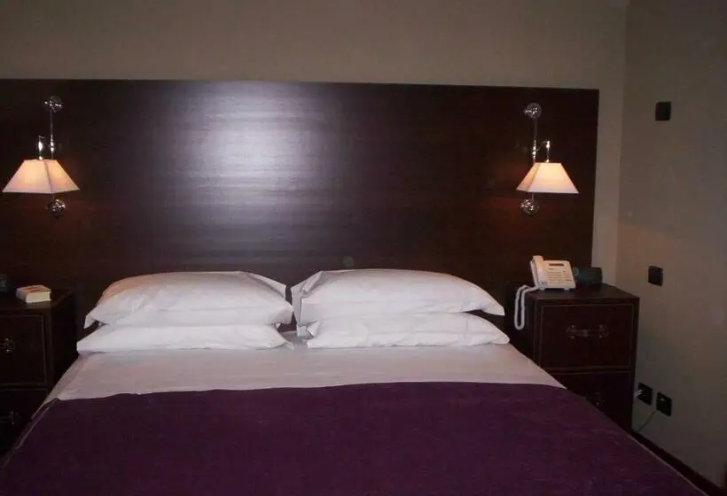 Basic-huone, Suite&b