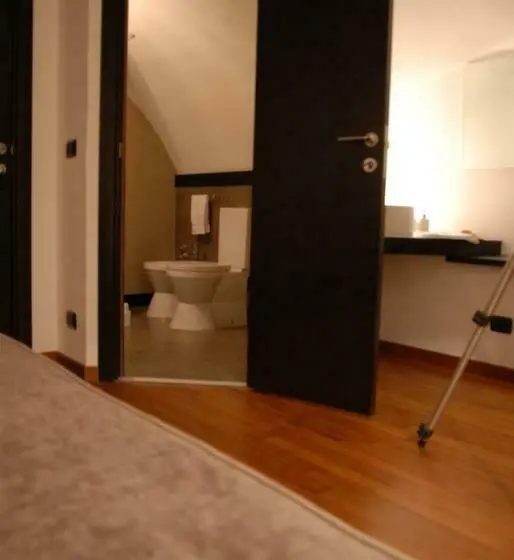 Basic-huone, Suite&b