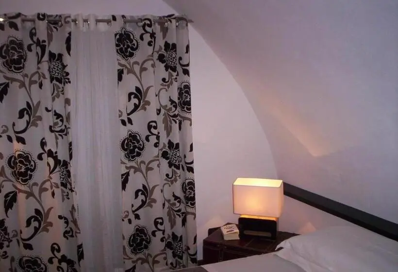 Economy-huone, Suite&b