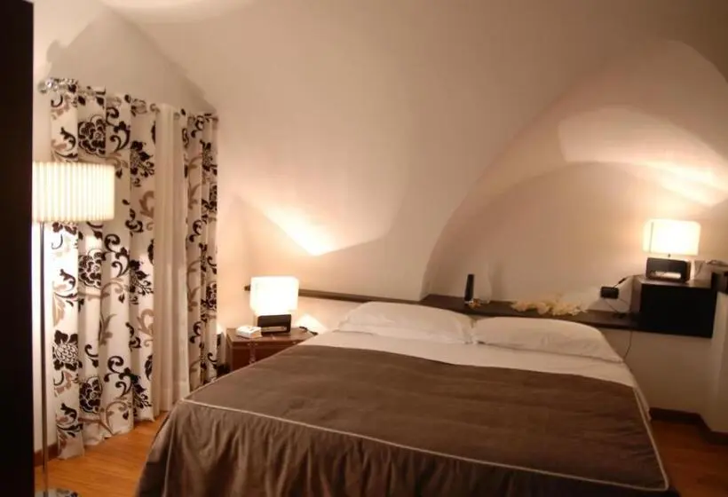 Economy-huone, Suite&b