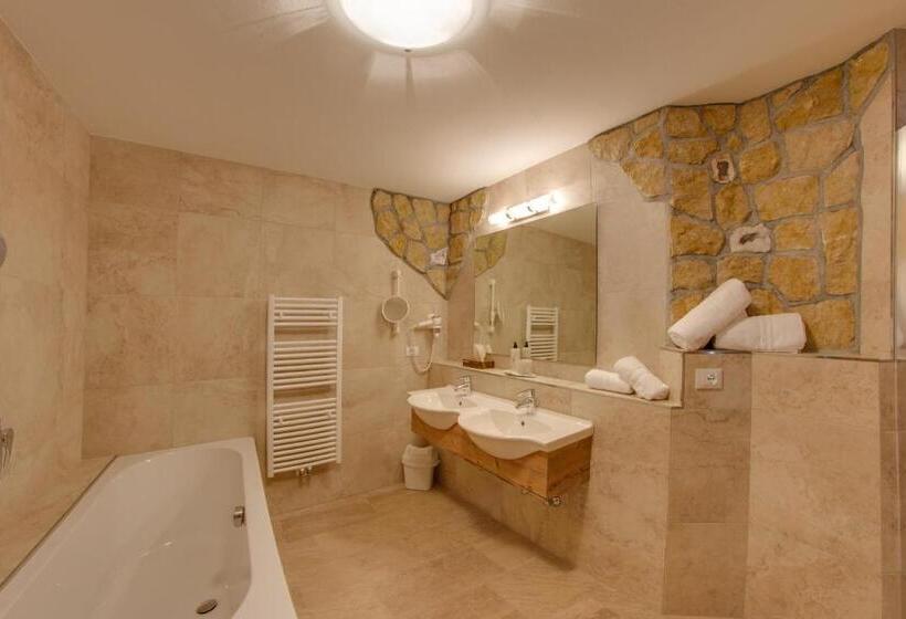 디럭스 스위트, Dorfhotel Beludei