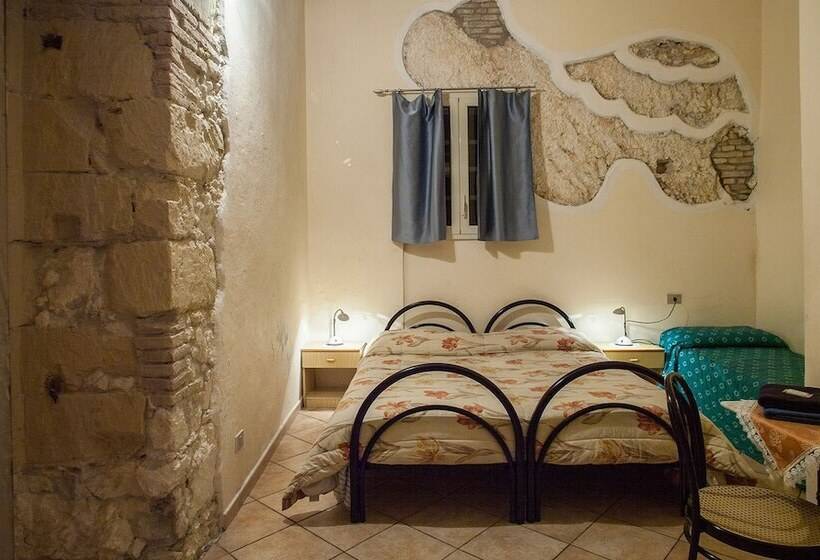 标准三人间, Aurora