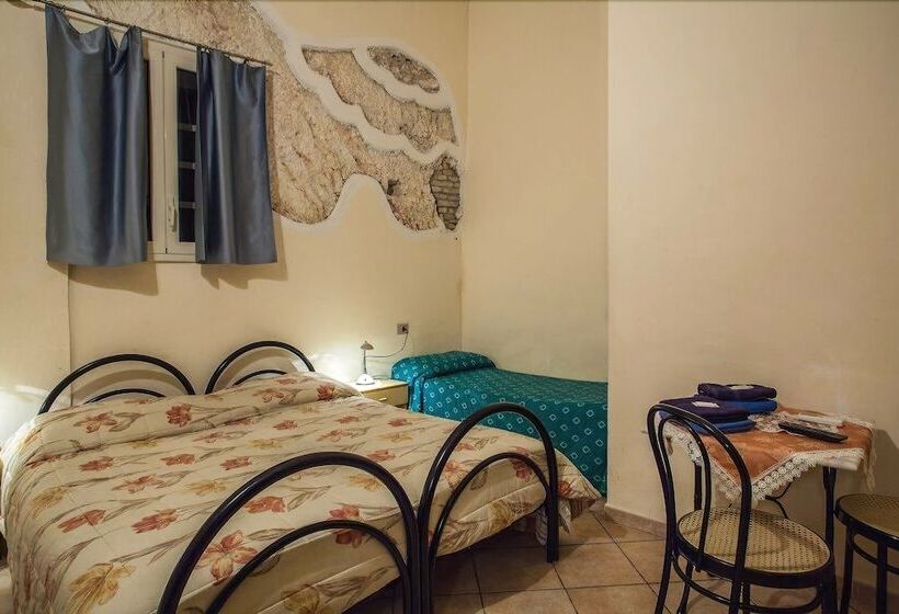 标准三人间, Aurora