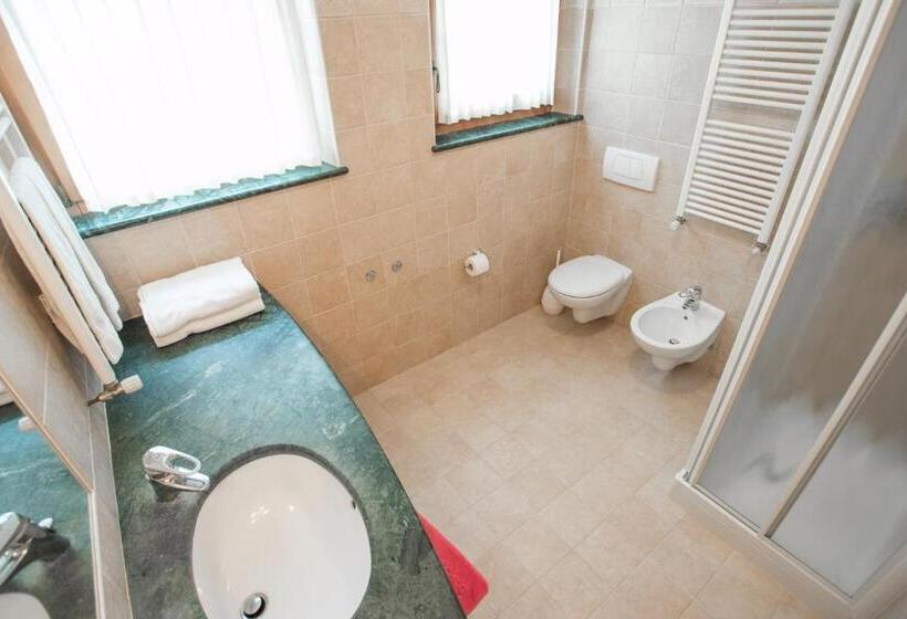 수피리어 룸, La Pastorella