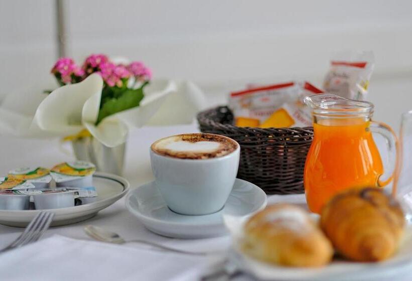 اتاق استاندارد چهار تخته, Locanda Al Santuario