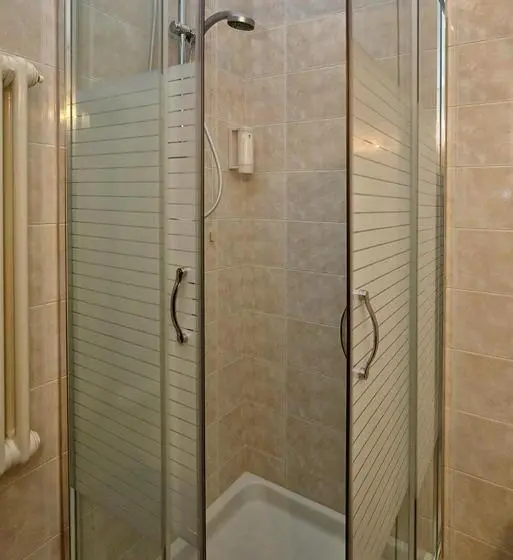 Standard Kolmen Hengen Huone, Locanda Al Santuario