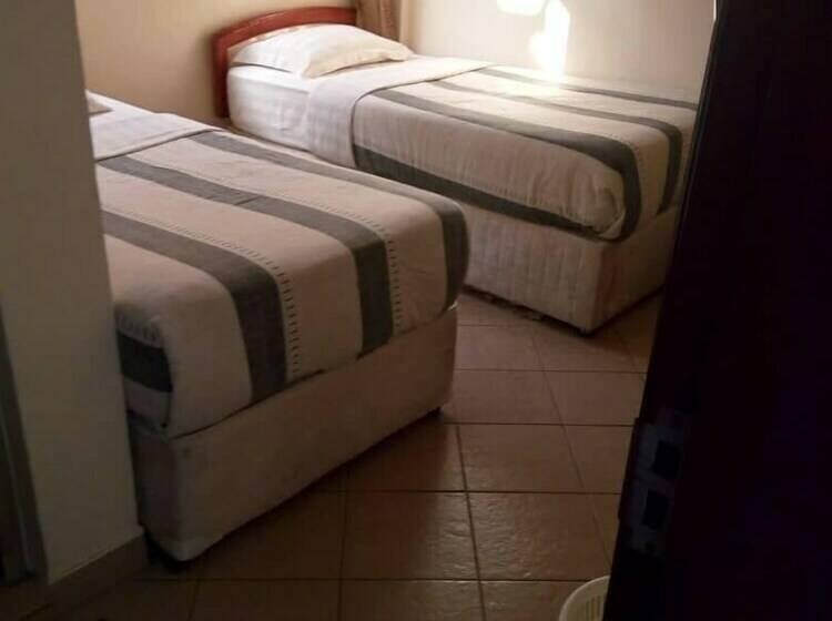 اتاق لوکس, Rich