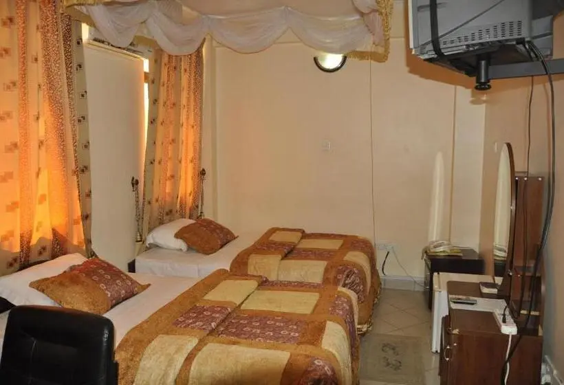 اتاق لوکس سه تخته, Rich