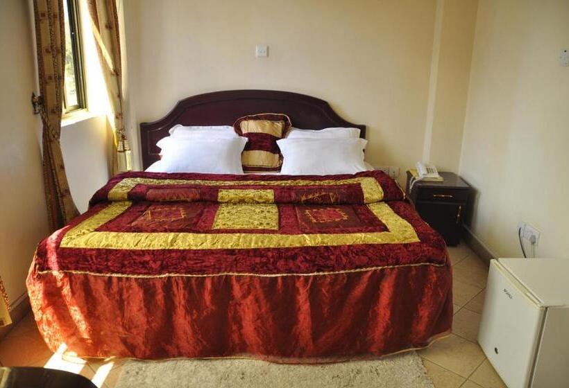 سوئیت جونیور با چشمانداز کوهستان, Rich