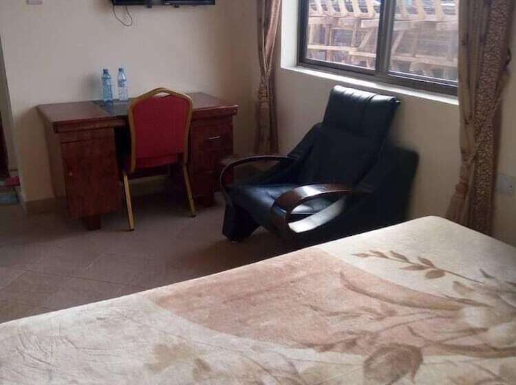 اتاق اکونومی یک تخته, Rich