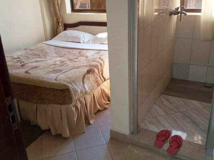 اتاق اکونومی یک تخته, Rich