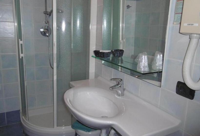 Трехместный Номер Базовый, Riviera