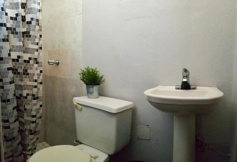 تختخواب در اتاق مشترک, Casa Santurce