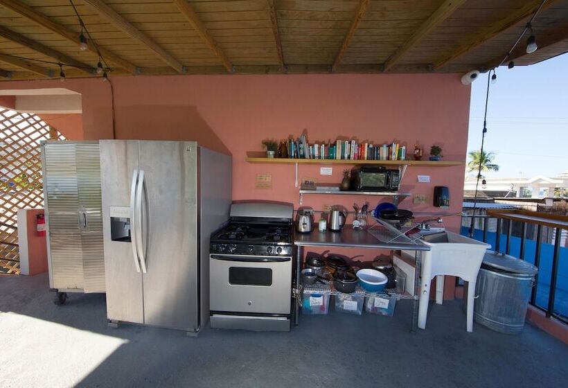 تختخواب در اتاق مشترک, Casa Santurce