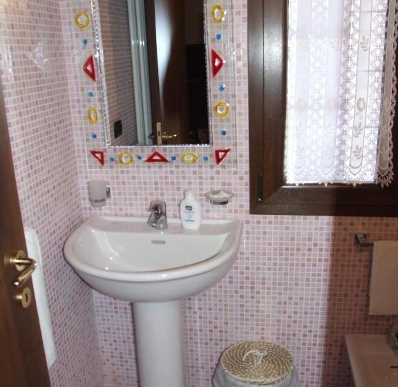 חדר דלוקס לארבעה, B&b Simona